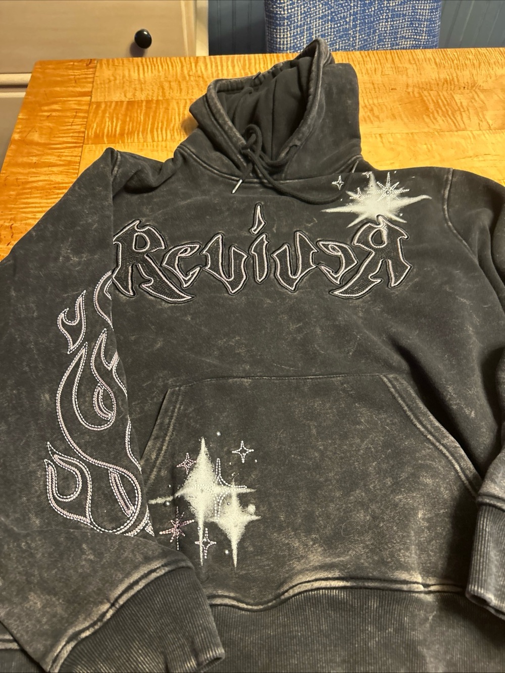 Men’s Smoke Rise  Graphic Pullover Hoodie with Embroidered Flame & Star Motifs